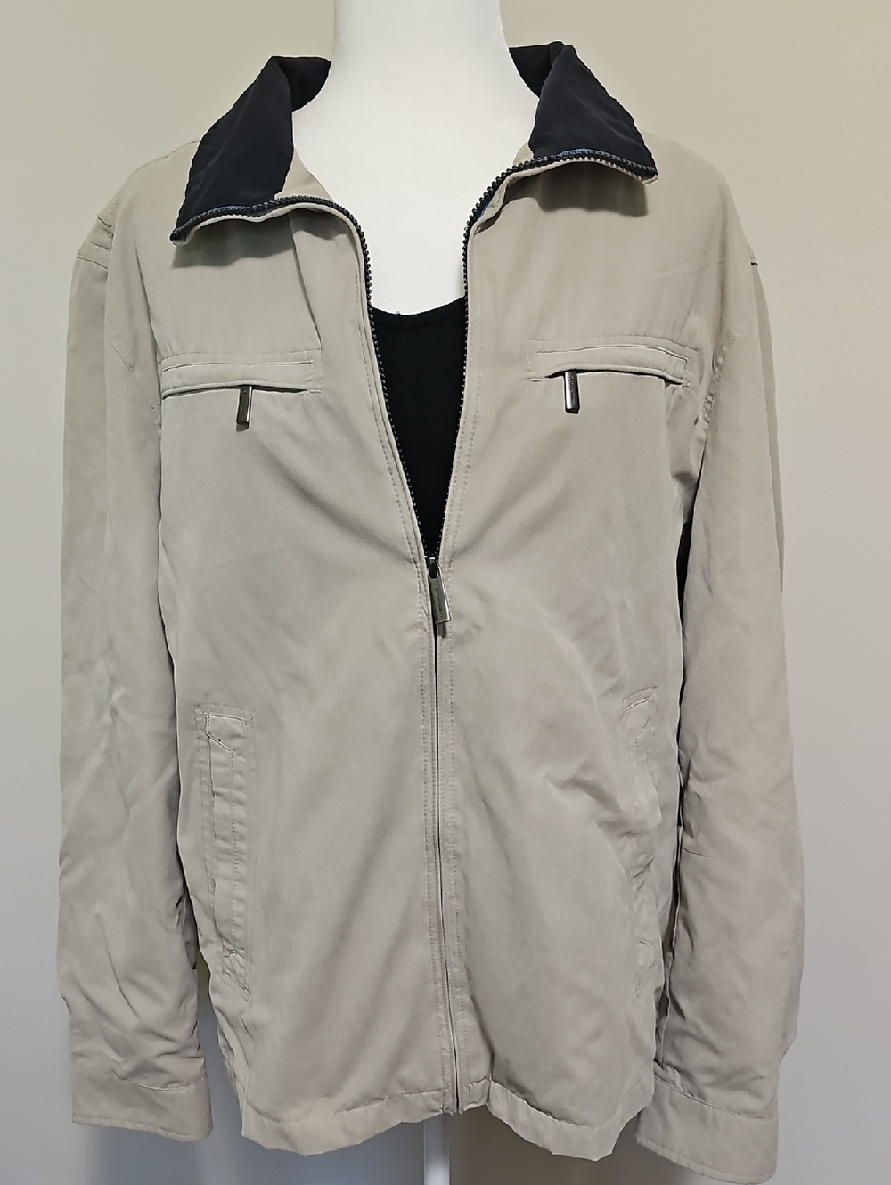London Fog Beige Lightweight Zip-Up Jacket with Dark Collar